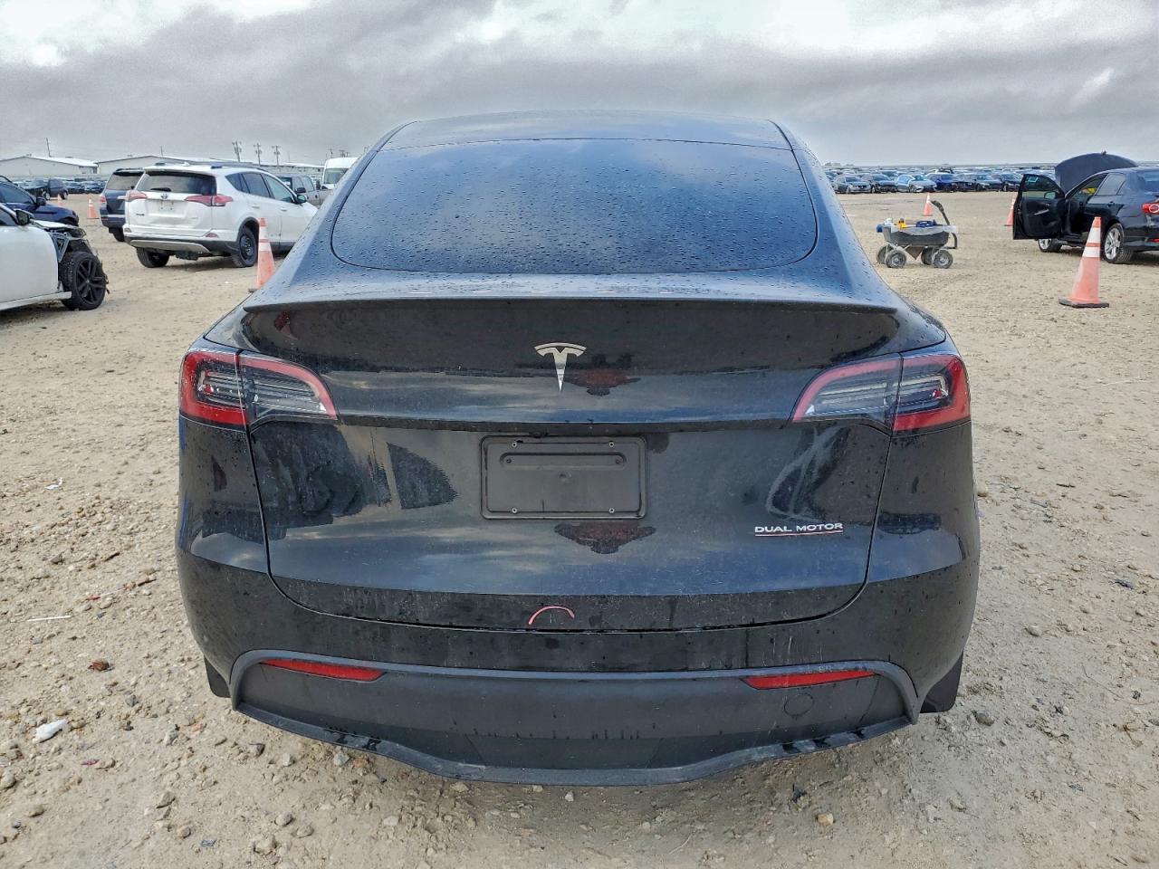 2023 Tesla Model Y VIN: 7SAYGDEF3PF926409 Lot: 93898905