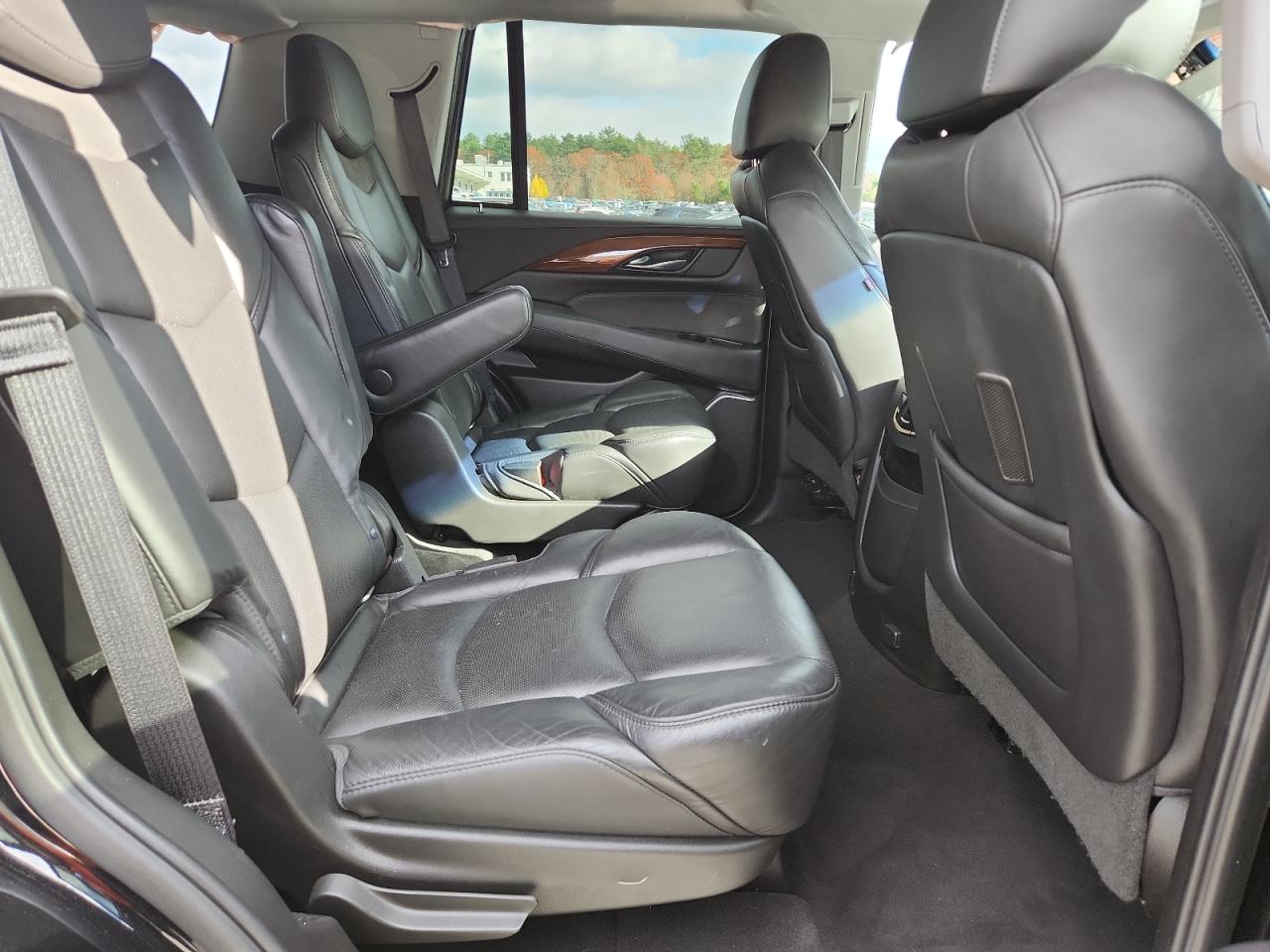 2018 Cadillac Escalade Luxury VIN: 1GYS4BKJ0JR332929 Lot: 91898305