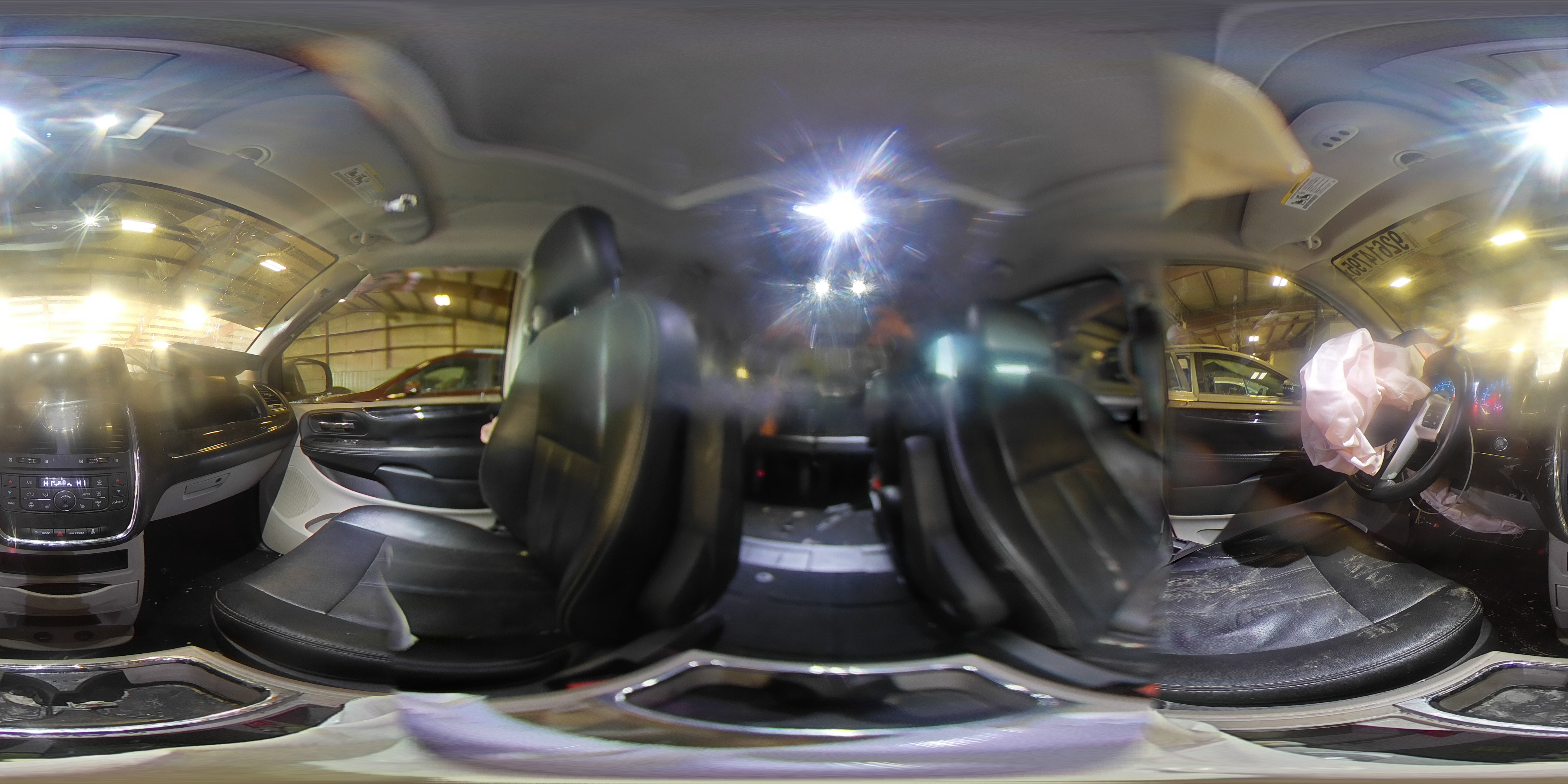 2016 Chrysler Town & Country Touring L VIN: 2C4RC1CG1GR189786 Lot: 92614795