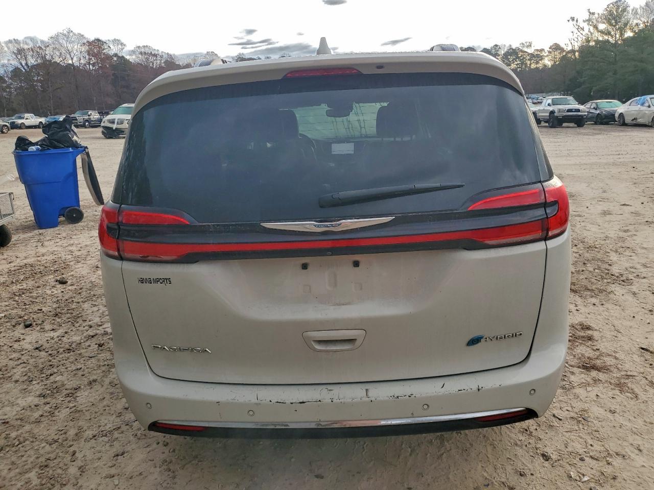 2021 Chrysler Pacifica Hybrid Touring L VIN: 2C4RC1L71MR586992 Lot: 93840915