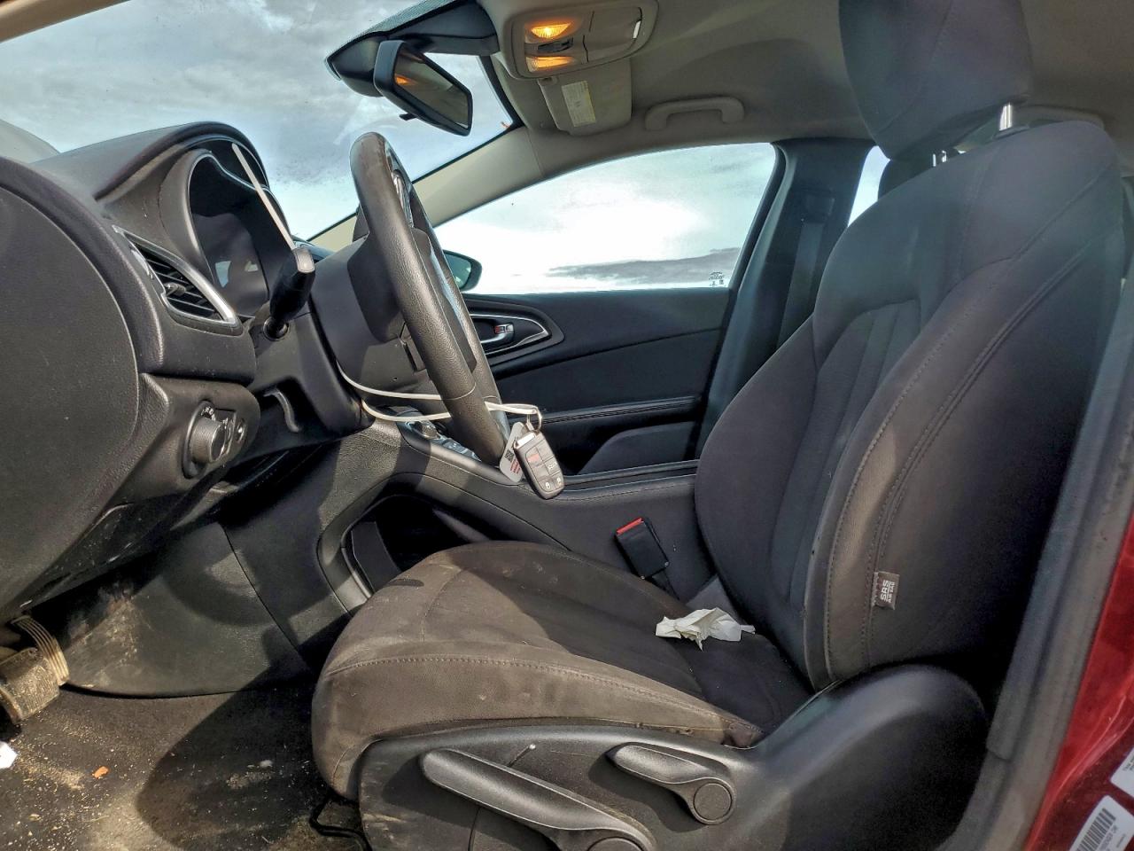 2015 Chrysler 200 Limited VIN: 1C3CCCAB3FN589910 Lot: 94467405