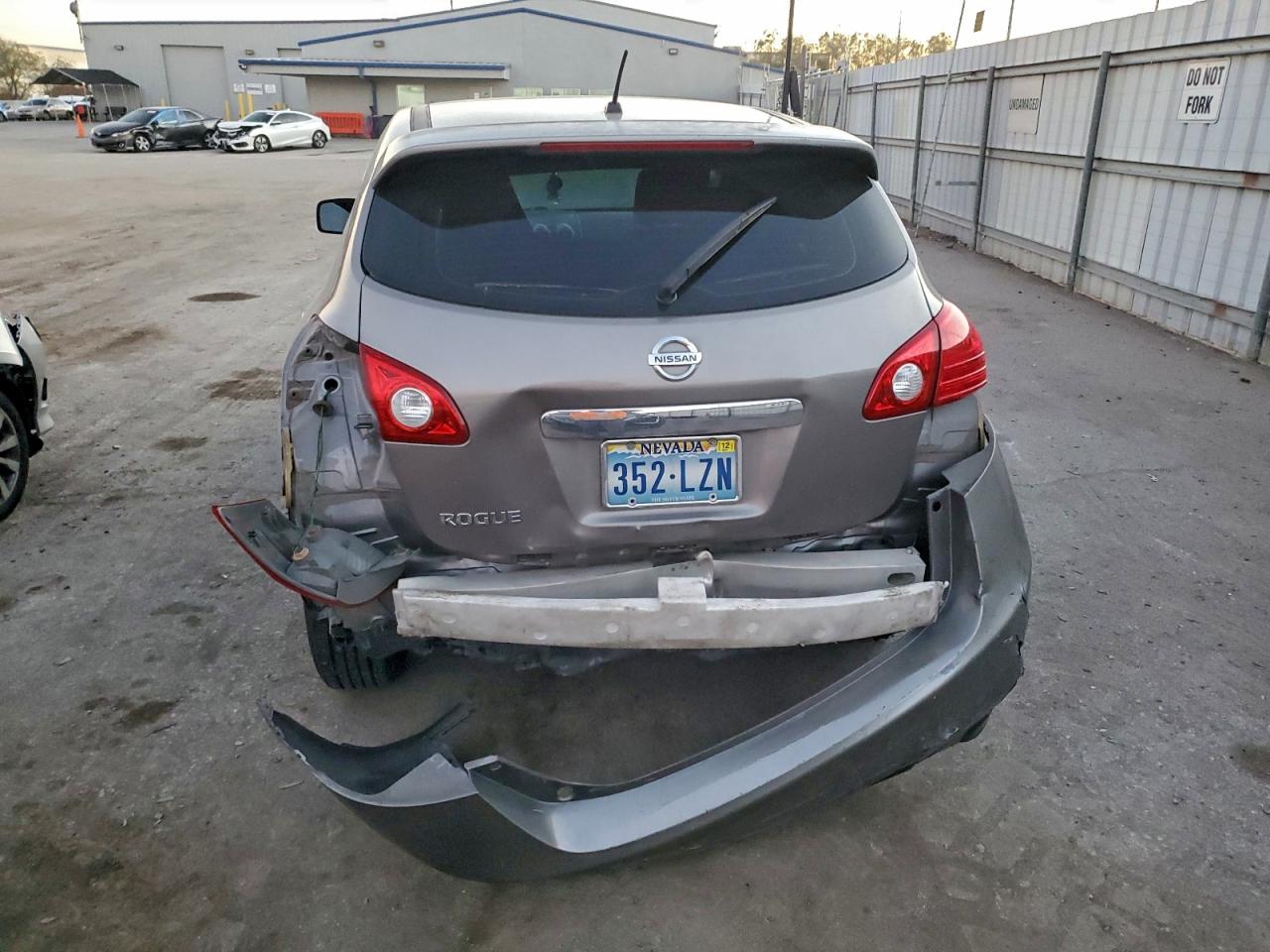 2011 Nissan Rogue S VIN: 565830 Lot: 94002045