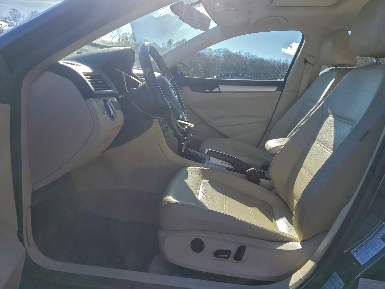 2012 Volkswagen Passat Se VIN: 1VWBP7A33CC039915 Lot: 93724305