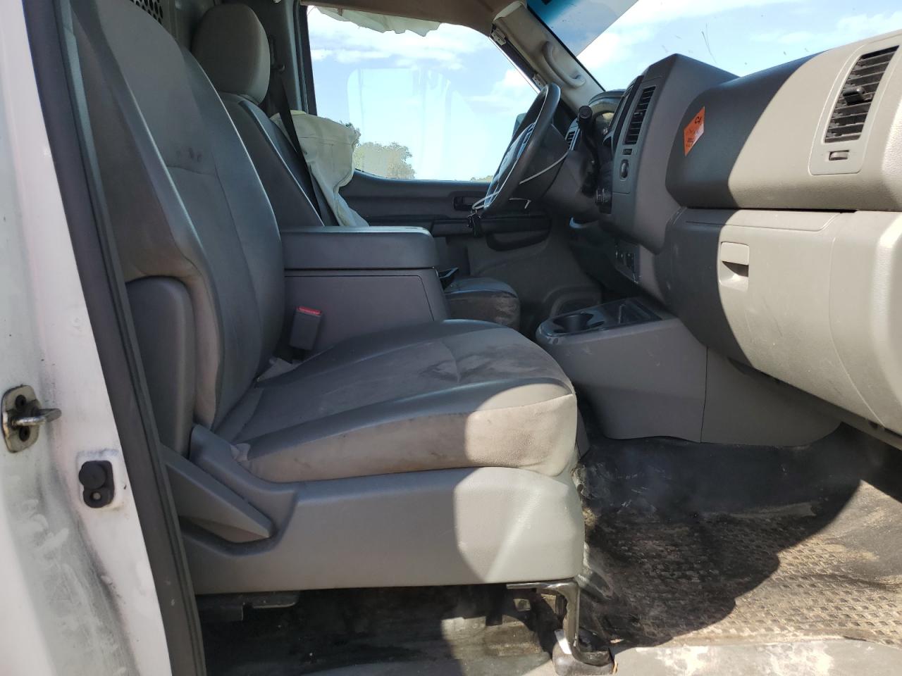 2020 Nissan Nv 2500 Delivery Truck VIN: 1N6BF0LY1LN811142 Lot: 91327095