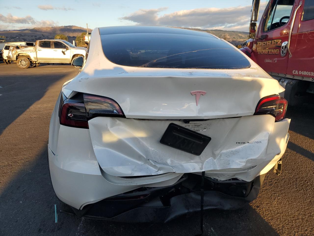 2023 Tesla Model Y VIN: 7SAYGDEE0PF814738 Lot: 92752325