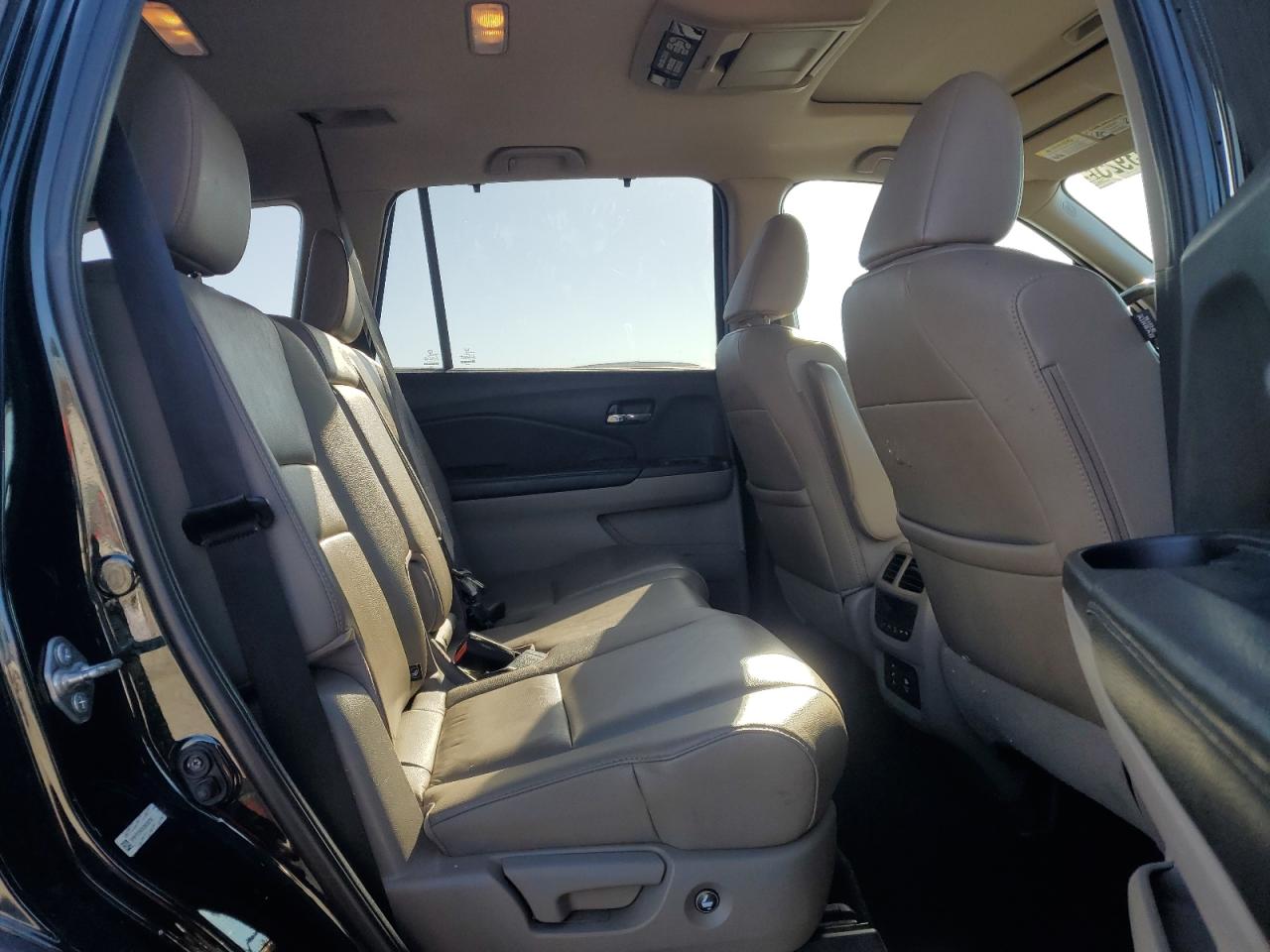 2016 Honda Pilot Exl VIN: 5FNYF5H85GB009796 Lot: 92393925