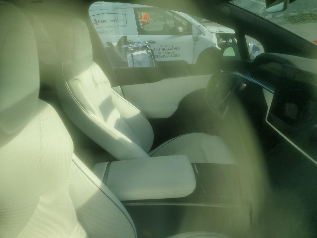 2022 Tesla Model X VIN: 7SAXCBE62NF359201 Lot: 85314755