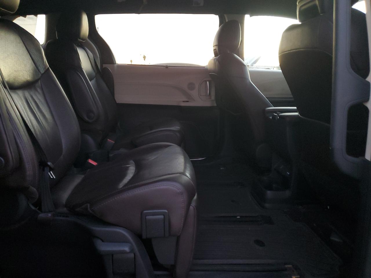 2021 Toyota Sienna Limited VIN: 5TDERKEC1MS031643 Lot: 93934405