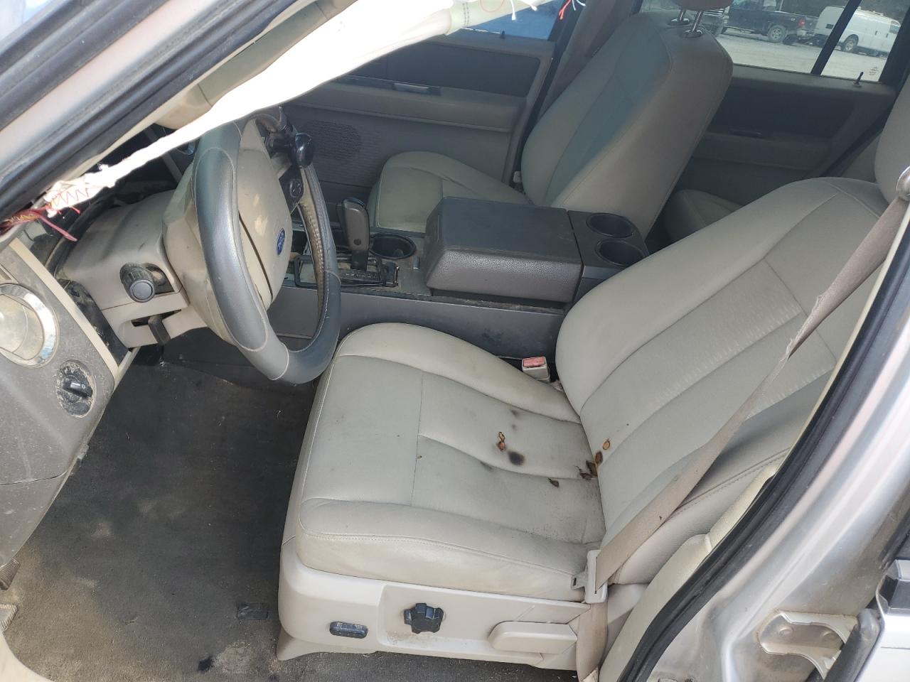 2010 Ford Expedition Xlt VIN: 1FMJU1F58AEA94260 Lot: 92676915