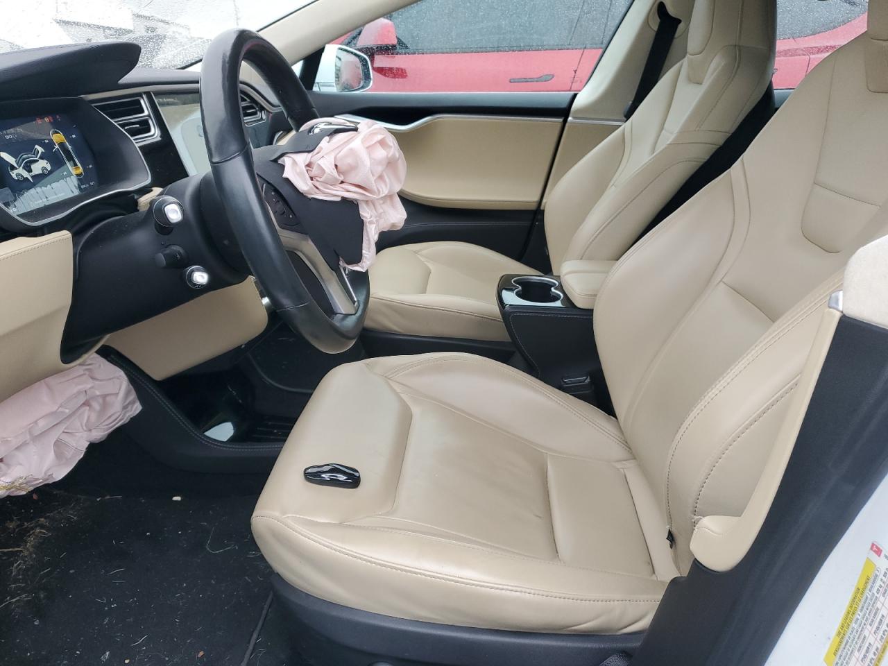 2015 Tesla Model S VIN: 5YJSA1E21FF105713 Lot: 93249945