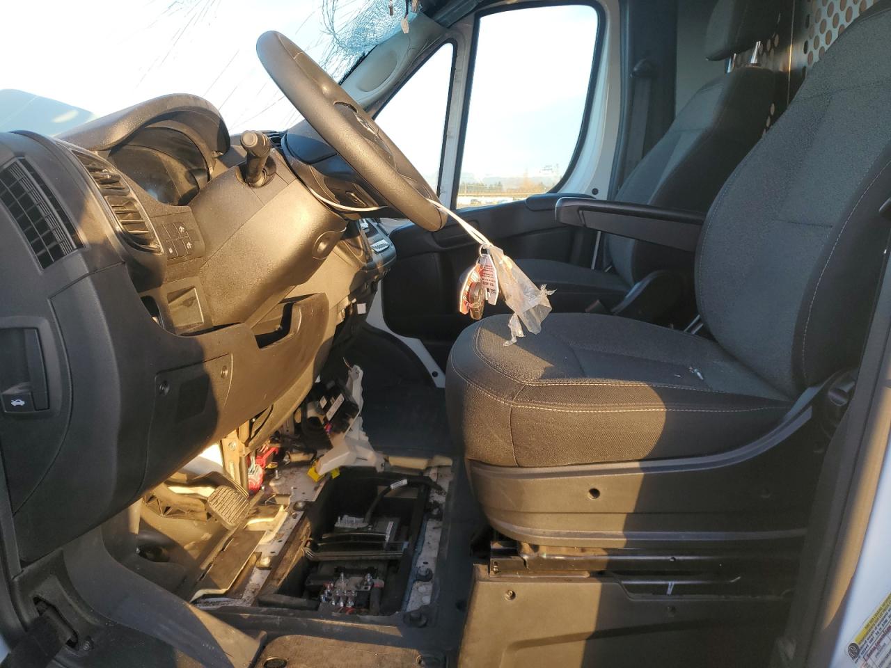 2025 Ram Promaster 2500 2500 Standard VIN: 3C6LRVVG1SE524183 Lot: 93016025