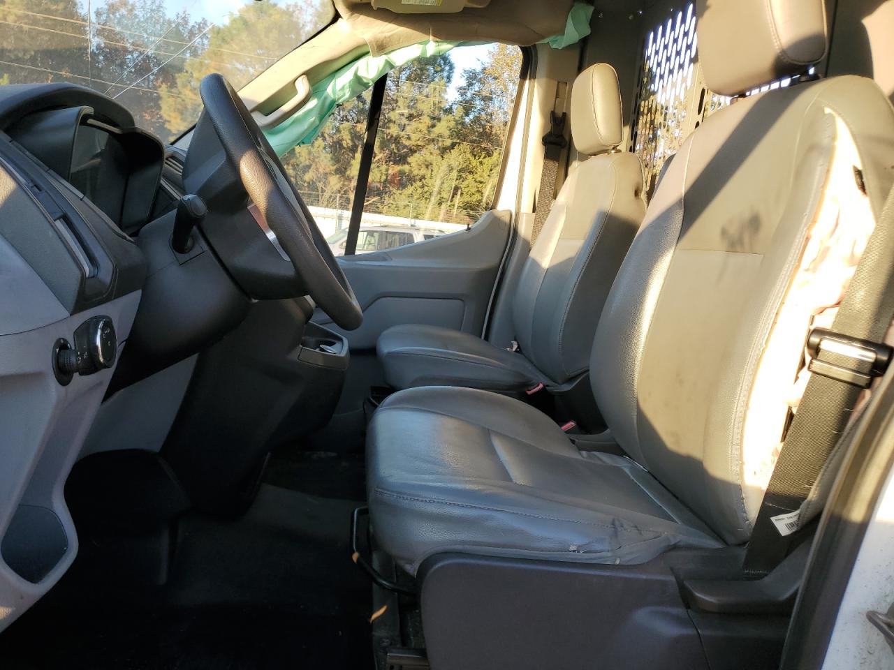 2019 Ford Transit T-250 VIN: 1FTYR3XM8KKA82523 Lot: 92921035