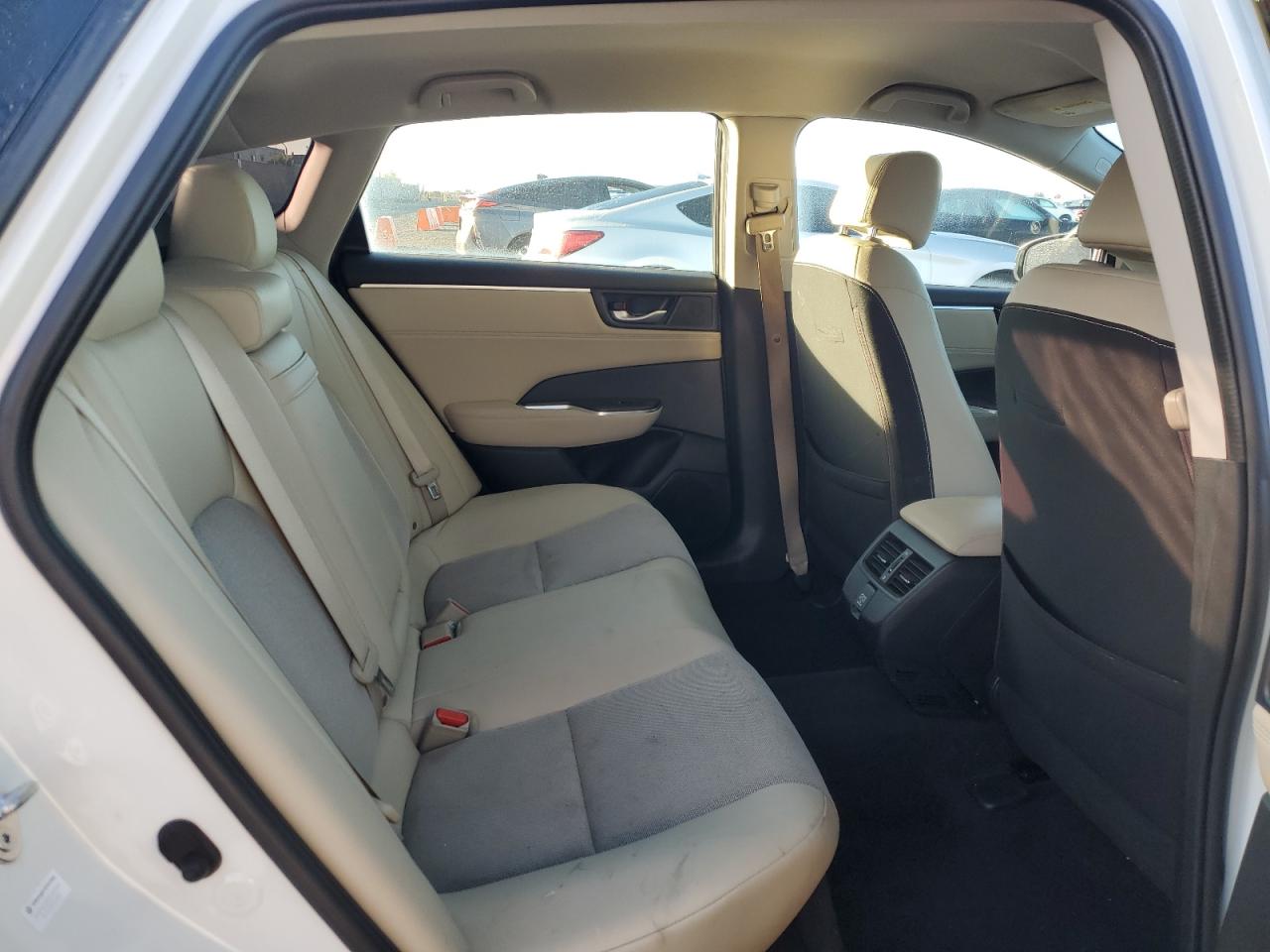 2018 Honda Clarity VIN: JHMZC5F18JC000211 Lot: 92854485