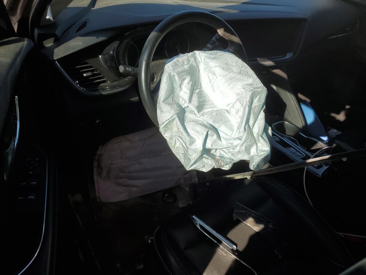 2021 Buick Envision Essence VIN: LRBFZNR49MD190719 Lot: 90992505