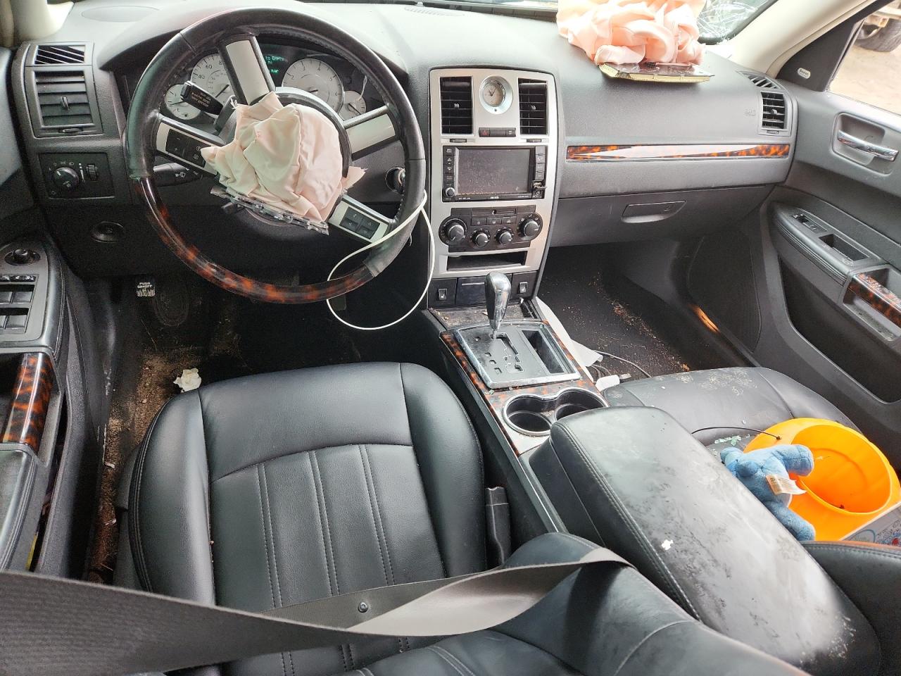 2008 Chrysler 300C VIN: 2C3KA63H18H334558 Lot: 92942595