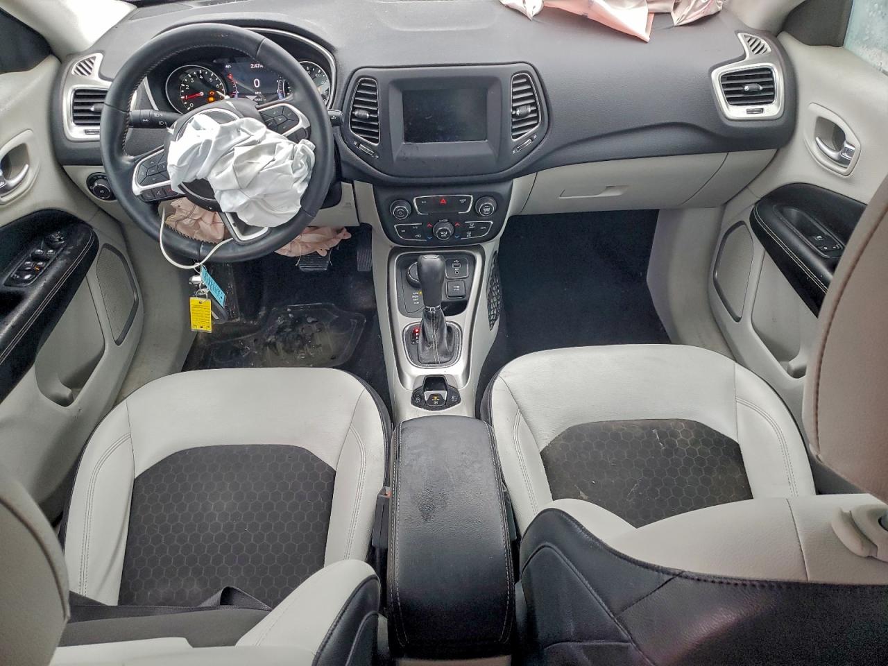 2018 Jeep Compass Latitude VIN: 3C4NJDBB3JT113485 Lot: 93835635