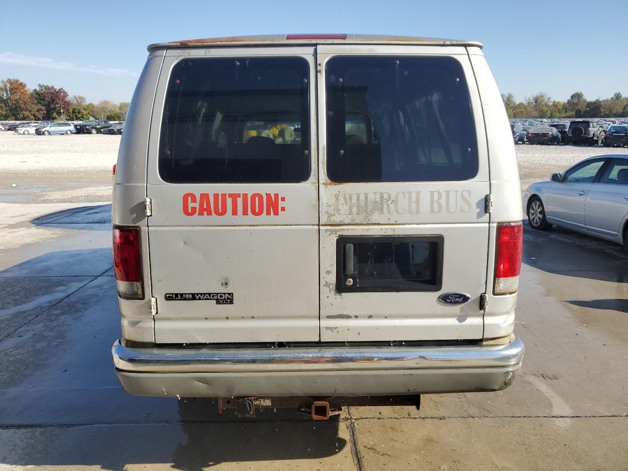 1998 Ford Econoline E350 Super Duty VIN: 1FBSS31L8WHA33551 Lot: 90631325