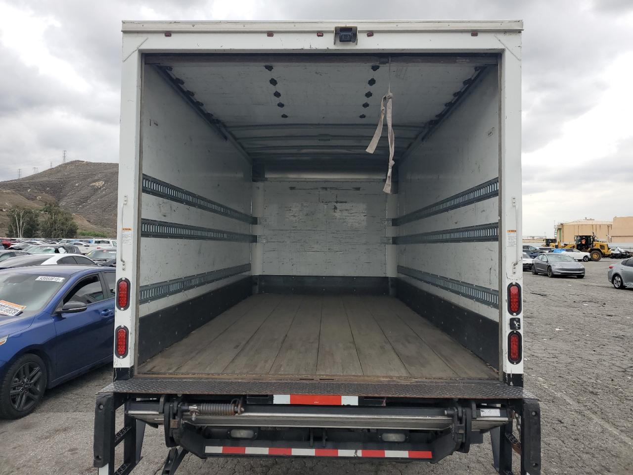 2018 Isuzu Npr Hd Box Truck VIN: JALC4W166J7007209 Lot: 92691015
