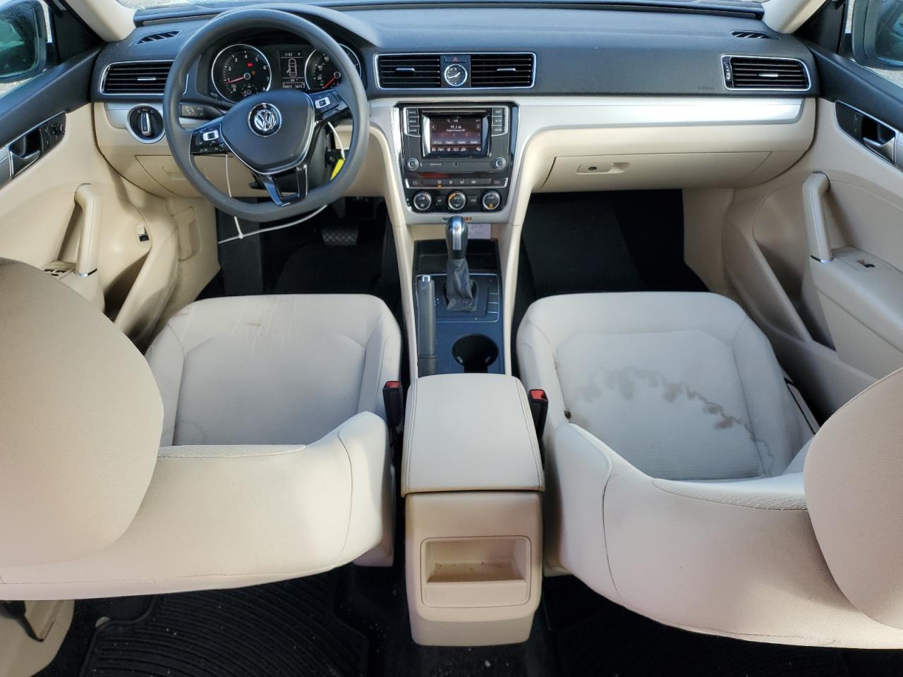 2017 Volkswagen Passat S VIN: 1VWAT7A31HC015174 Lot: 90132445