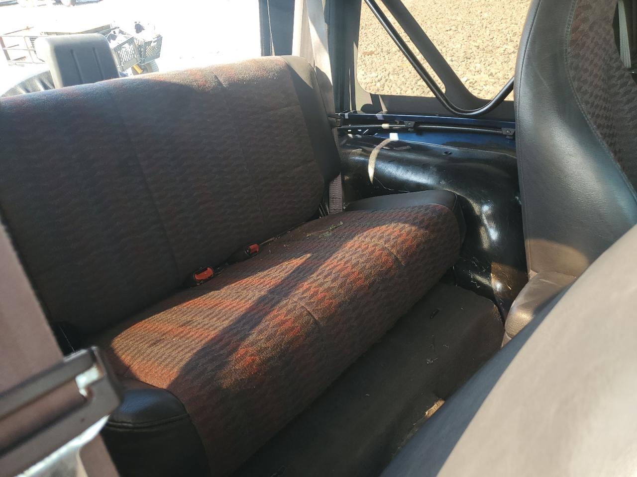 2000 Jeep Wrangler / Tj Se VIN: 1J4FA29P4YP739503 Lot: 93303965