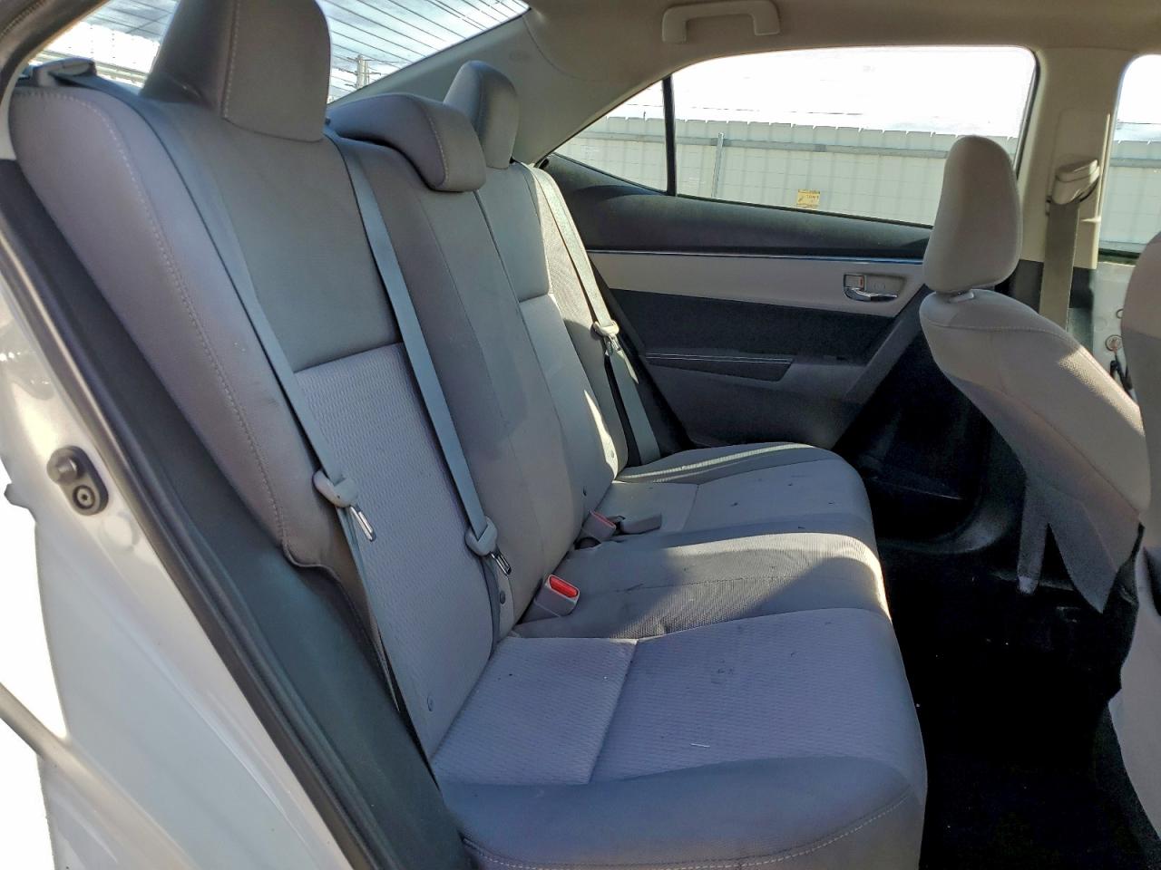 2014 Toyota Corolla L VIN: 5YFBURHEXEP065761 Lot: 94253775