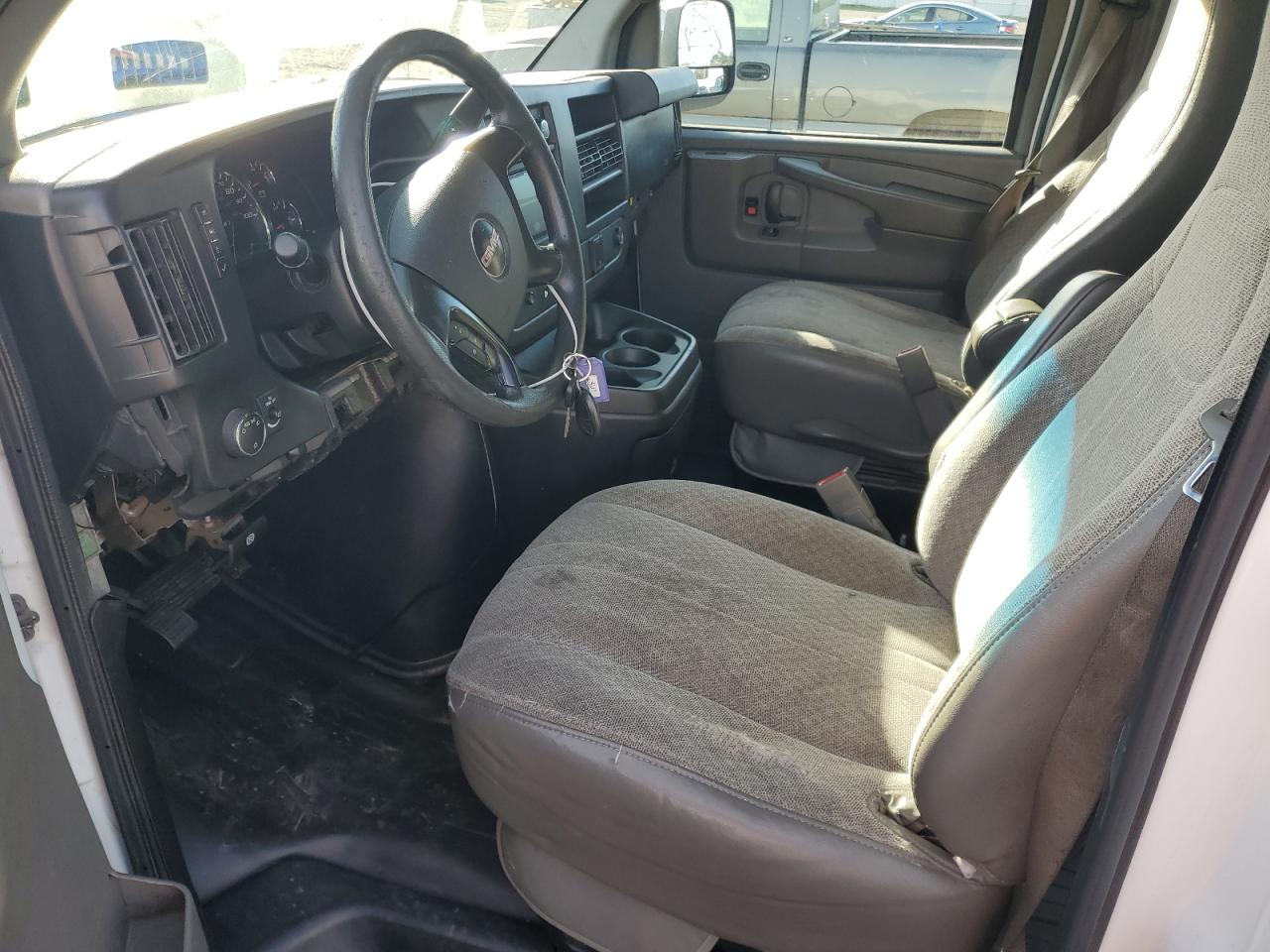 2015 GMC Savana G2500 Lt VIN: 1GKW7RFF1F1138384 Lot: 92312135