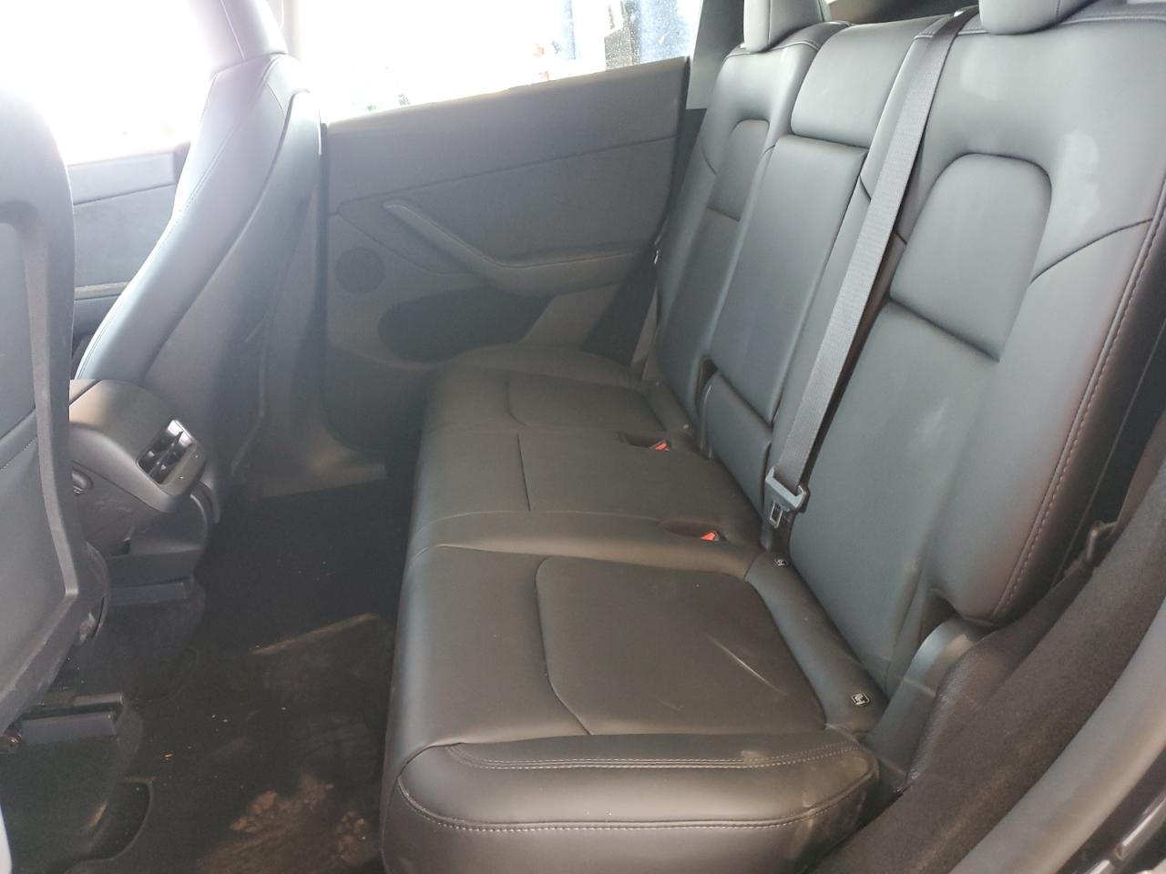 2024 Tesla Model Y VIN: 7SAYGDEE8RA226005 Lot: 93294135