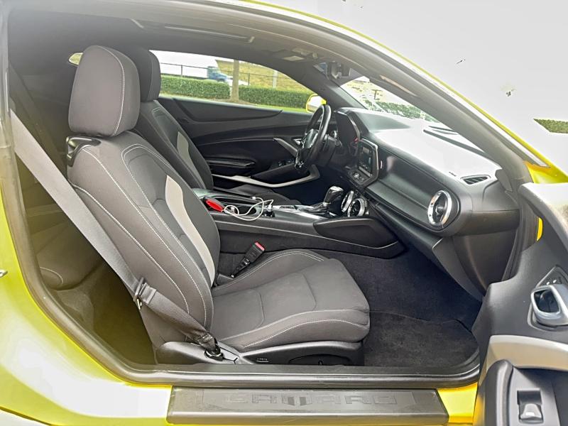  CHEVROLET CAMARO 2018 Желтый