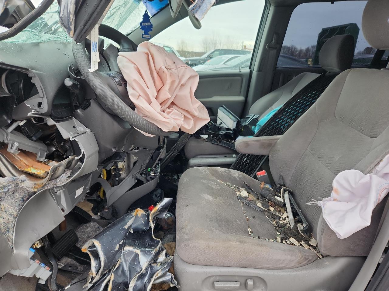 2010 Honda Odyssey Ex VIN: 5FNRL3H40AB095637 Lot: 92875695