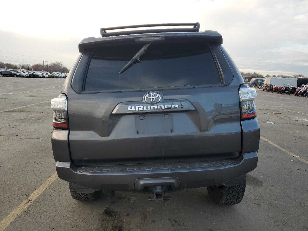 2020 Toyota 4Runner Sr5/Sr5 Premium VIN: JTEBU5JR9L5798833 Lot: 93905925