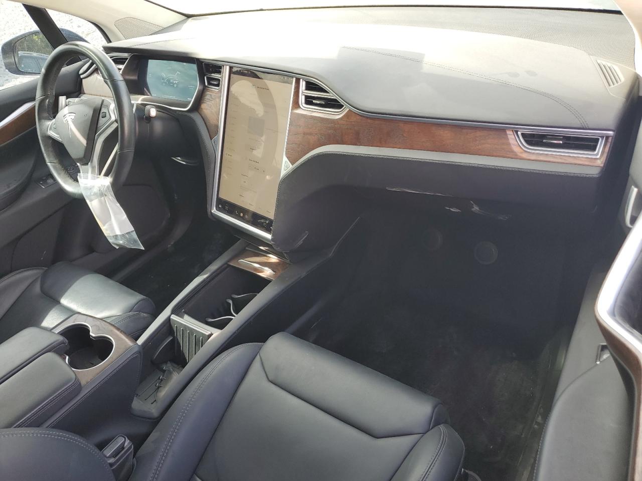 2017 Tesla Model X VIN: 5YJXCBE24HF070223 Lot: 89687385