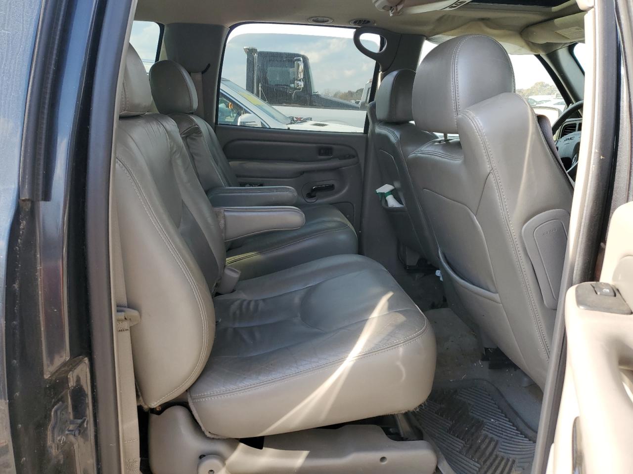 2004 GMC Yukon Xl Denali VIN: 1GKFK66U24J125717 Lot: 91092755