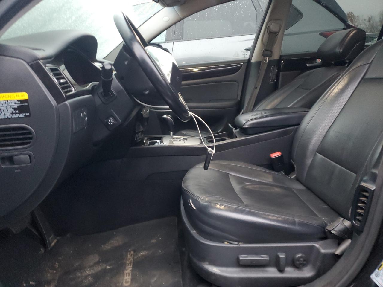 2013 Hyundai Genesis 3.8L VIN: KMHGC4DD2DU220454 Lot: 90321465