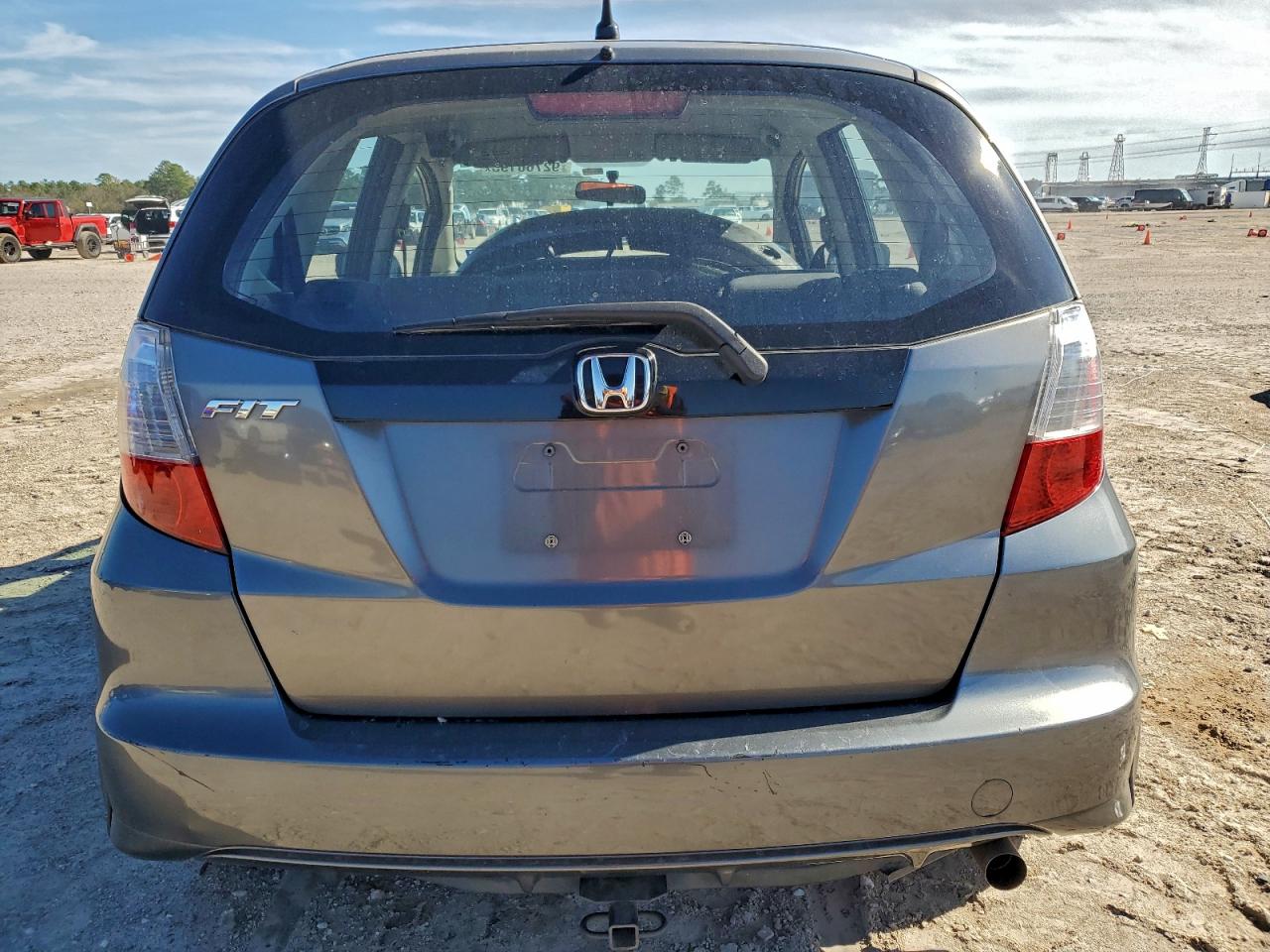 2013 Honda Fit VIN: JHMGE8H33DC081706 Lot: 92766195