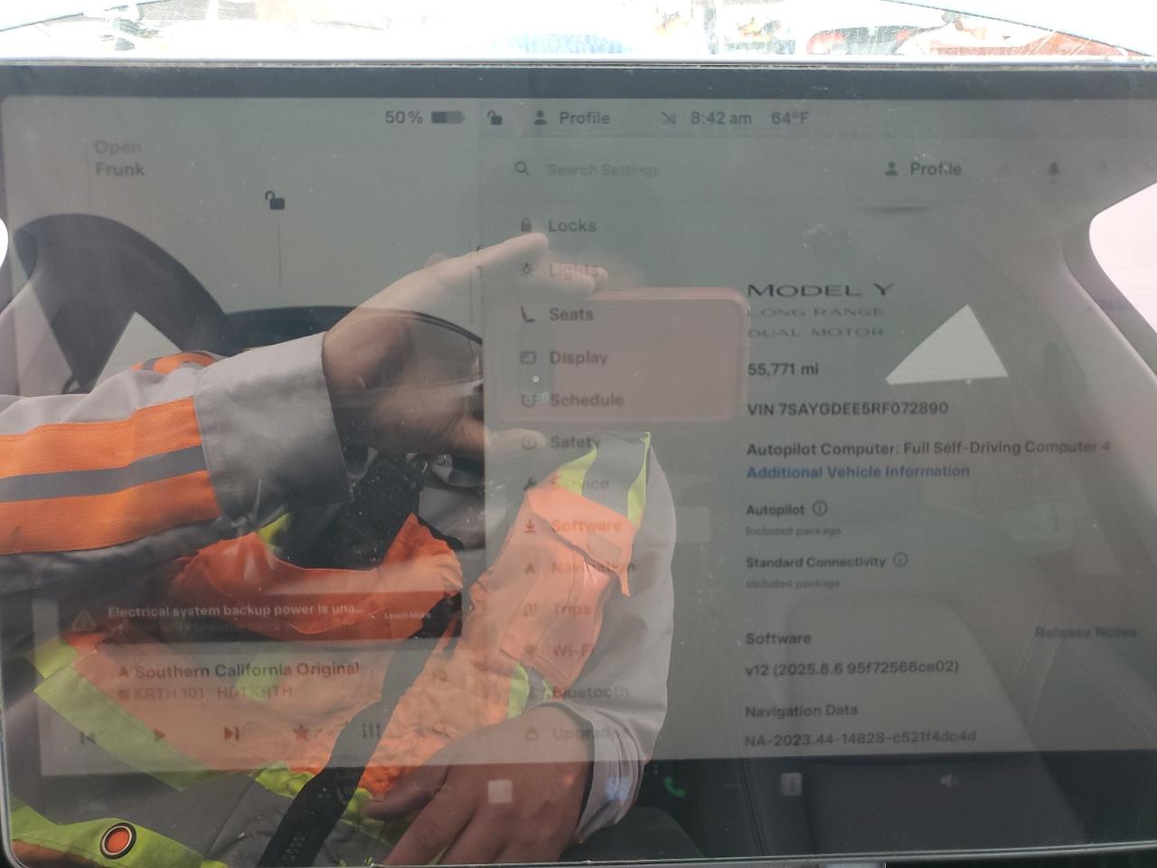 2024 Tesla Model Y VIN: 7SAYGDEE5RF072890 Lot: 90507535