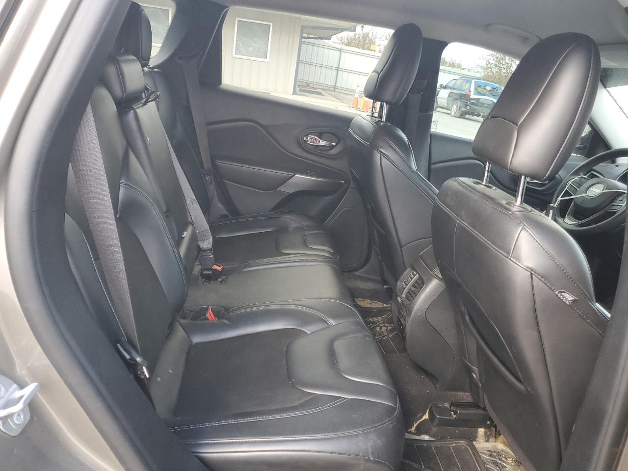 2020 Jeep Cherokee Latitude Plus VIN: 1C4PJMLB4LD575702 Lot: 90839855