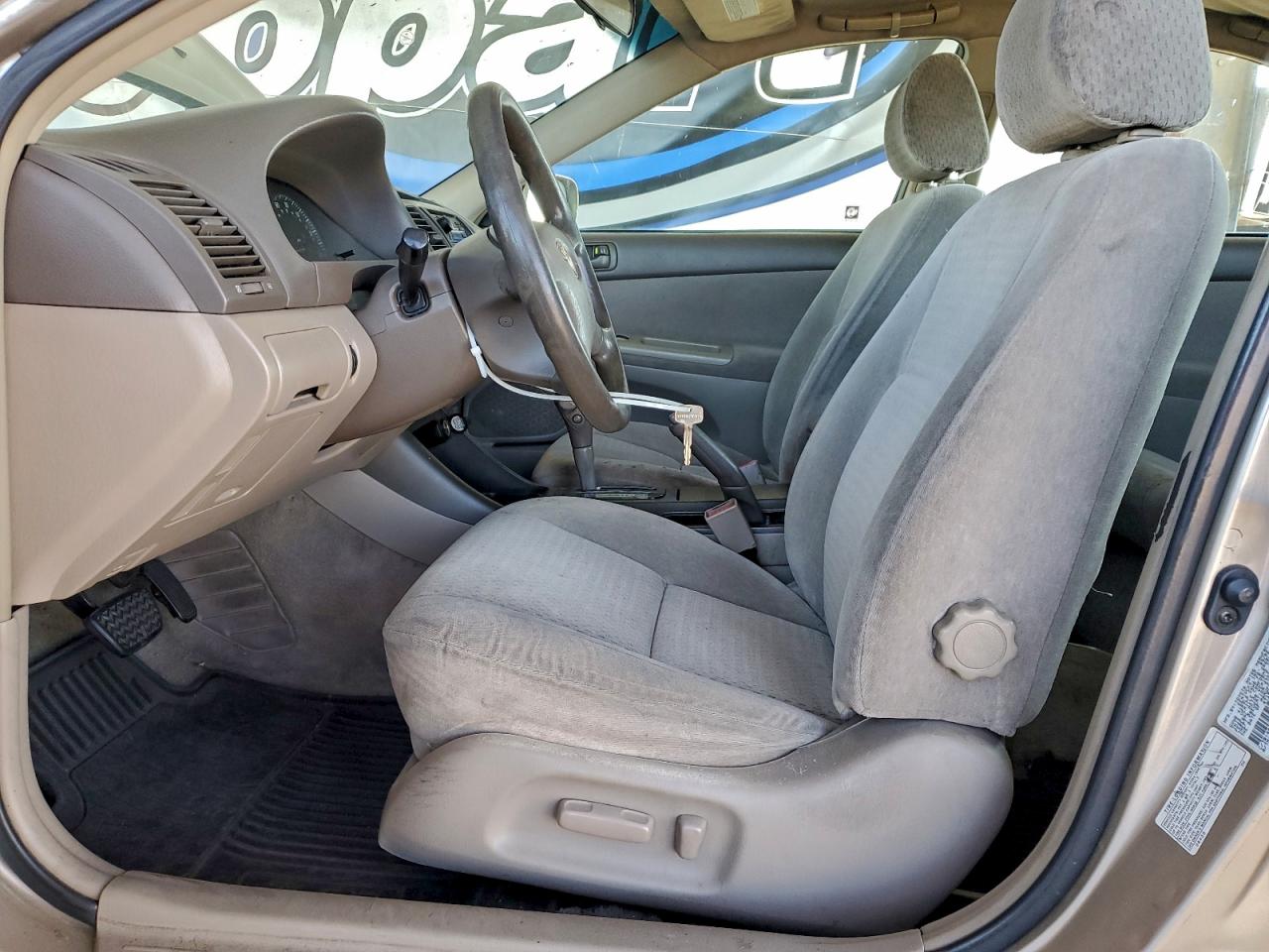 2003 Toyota Camry Le VIN: 4T1BE32K63U121568 Lot: 94217285