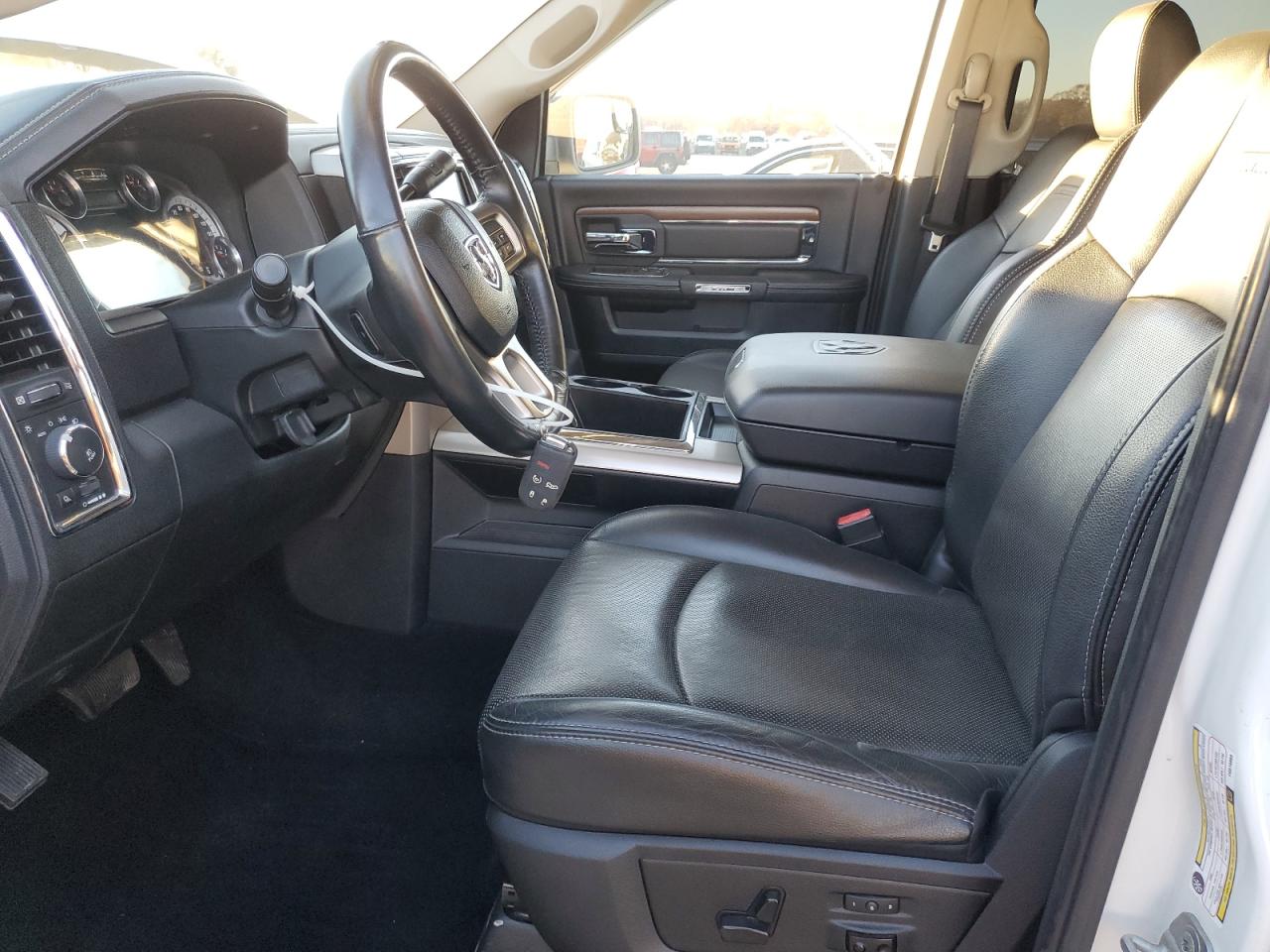 2015 Ram 2500 Laramie VIN: 3C6UR5FL9FG515869 Lot: 92991235