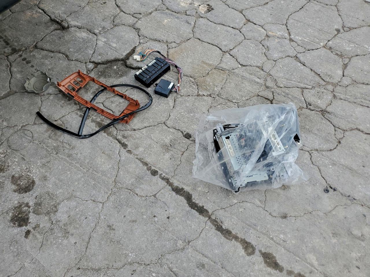 2003 Lexus Lx 470 VIN: JTJHT00W933525752 Lot: 92861455