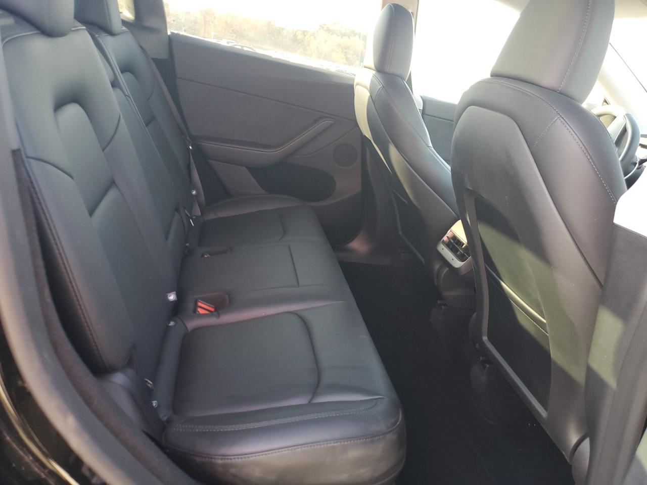 2025 Tesla Model Y VIN: 7SAYGDED8SA340678 Lot: 92060545