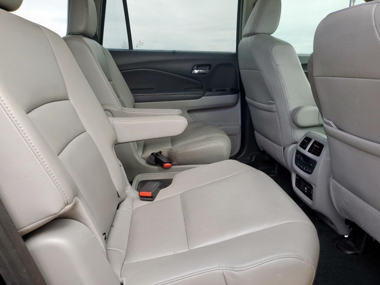 2022 Honda Pilot Touring VIN: 5FNYF5H66NB022391 Lot: 91111425