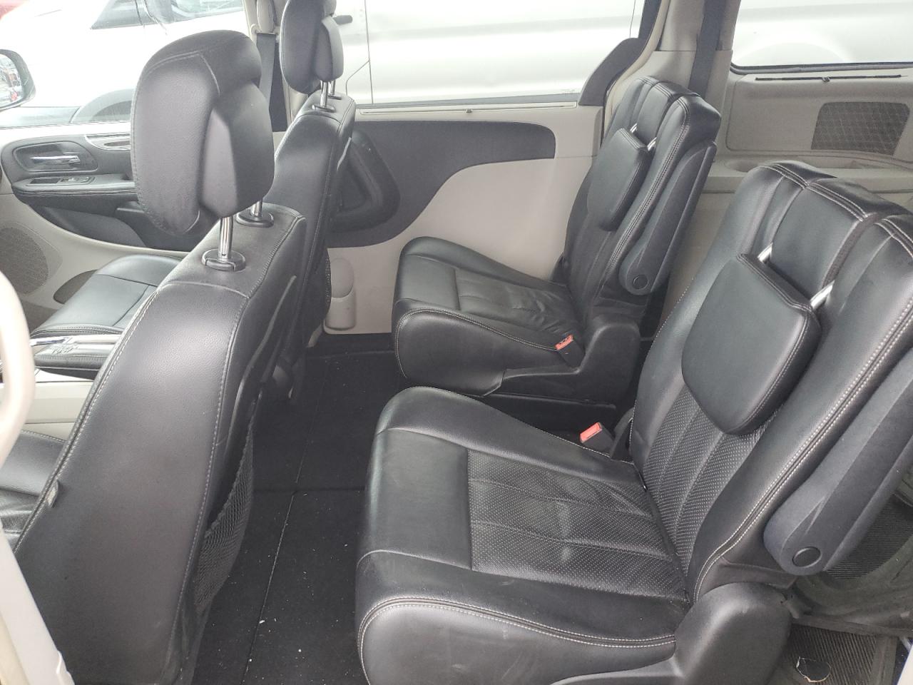 2011 Chrysler Town & Country Touring L VIN: 2A4RR8DG3BR614854 Lot: 91430645