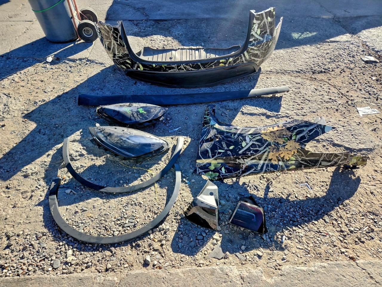 2022 Tesla Model Y VIN: 7SAYGDEF9NF414005 Lot: 93456945