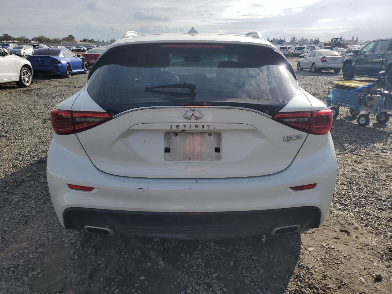 2017 Infiniti Qx30 Base VIN: SJKCH5CP8HA039434 Lot: 93059985