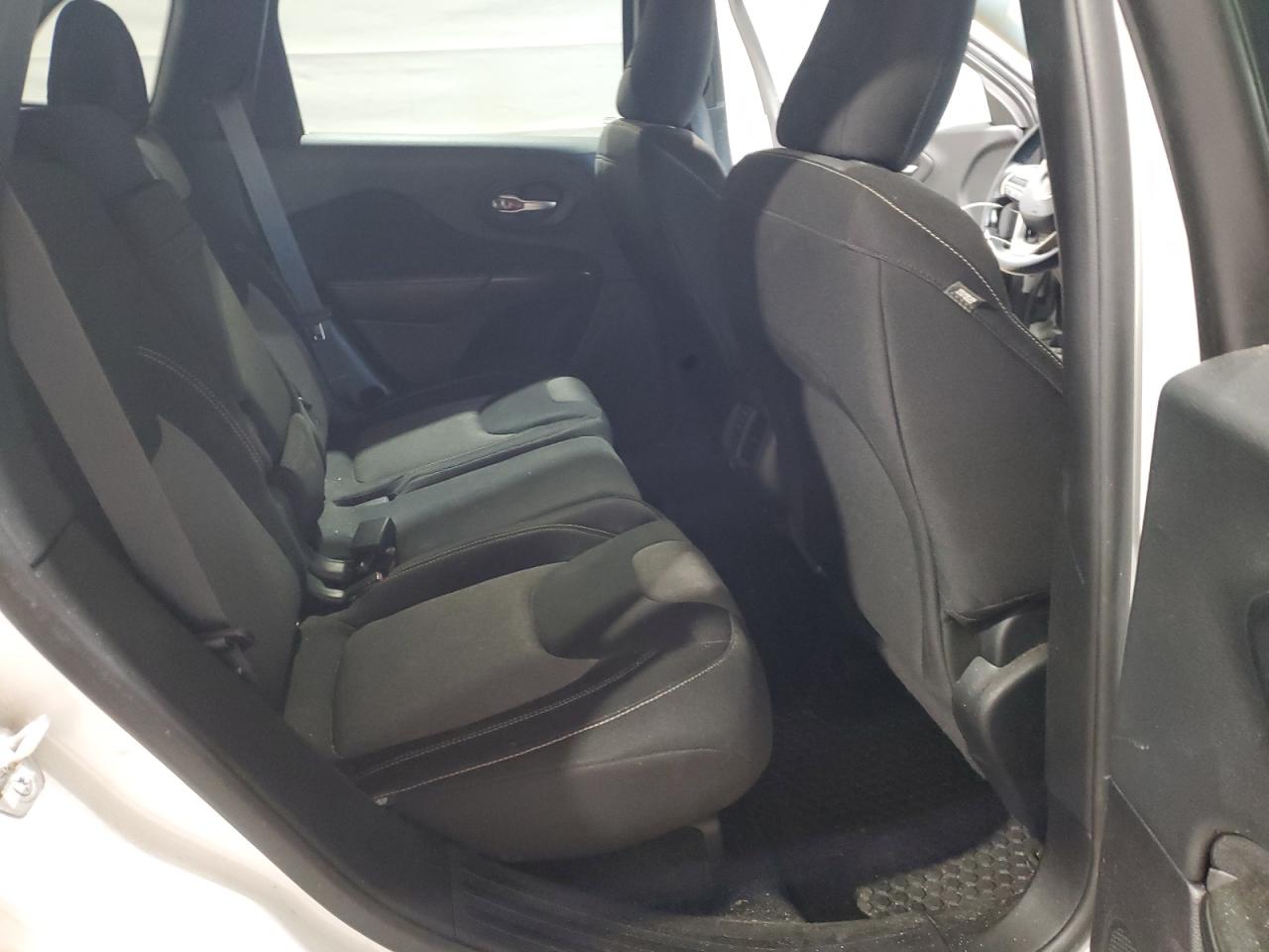 2014 Jeep Cherokee Latitude VIN: 1C4PJMCS6EW228010 Lot: 92225715