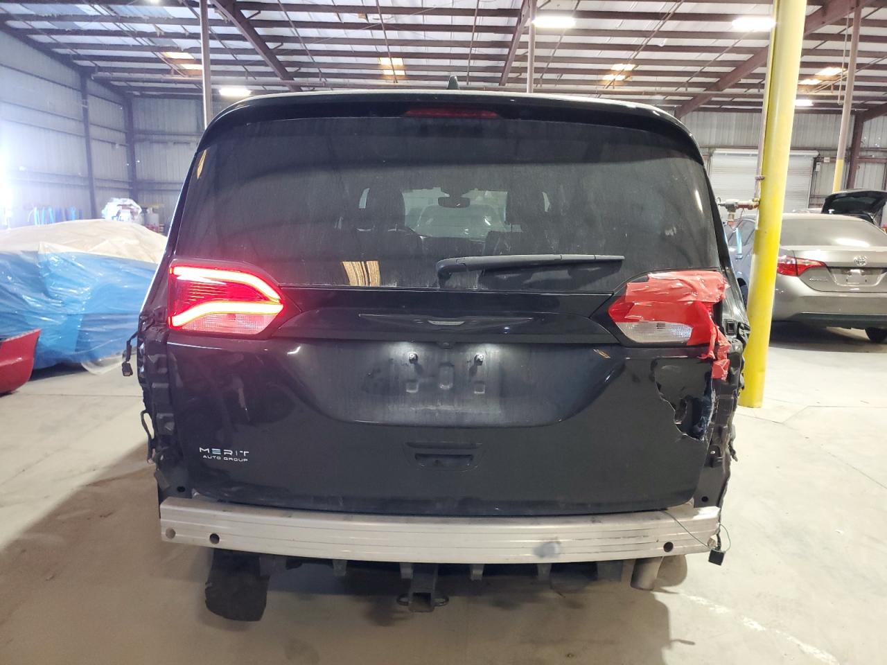 2019 Chrysler Pacifica Touring L VIN: 2C4RC1BG9KR630557 Lot: 90996665
