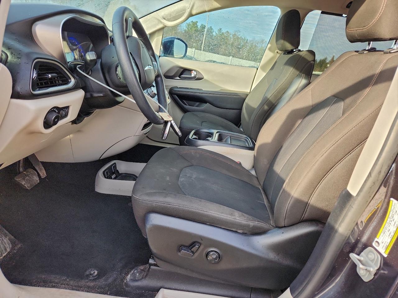 2020 Chrysler Pacifica Touring VIN: 2C4RC1FG5LR237568 Lot: 93916795