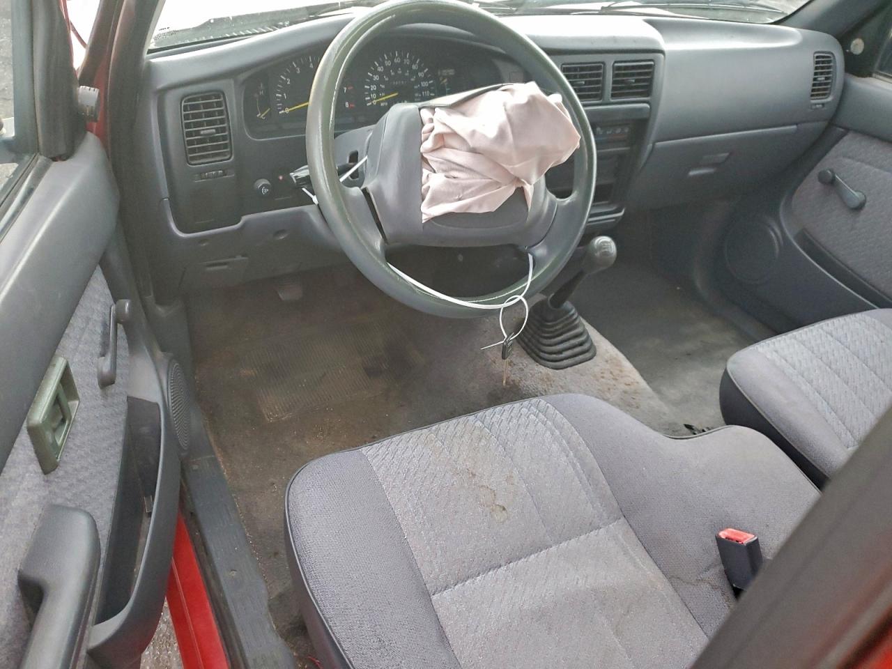 1995 Toyota Tacoma Xtracab VIN: 4TAUN53B5SZ006996 Lot: 94137065