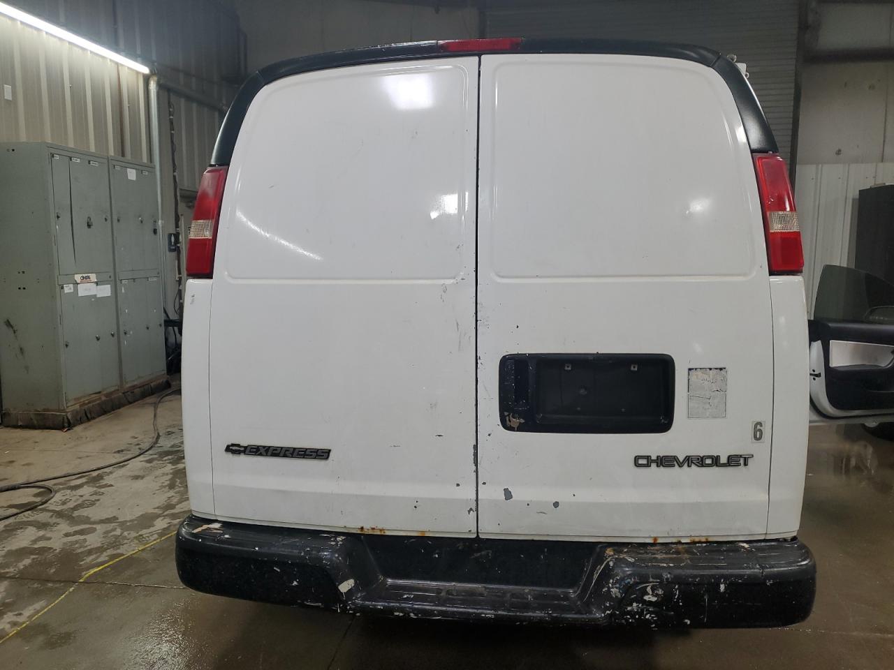 2005 Chevrolet Express G1500 VIN: 1GCFG15X751160704 Lot: 92397735