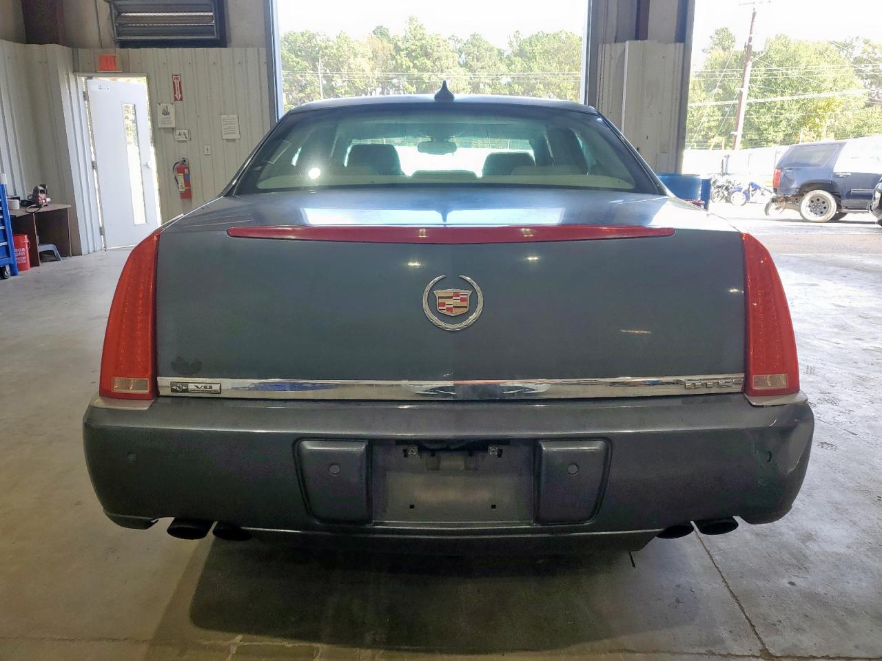 2011 Cadillac Dts Premium Collection VIN: 1G6KH5E60BU135098 Lot: 92302655